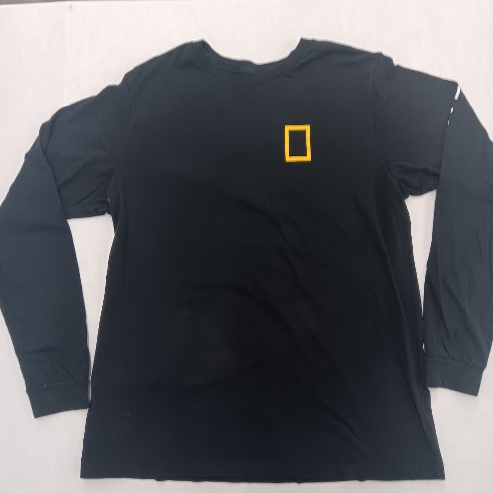 Men's National Geographic Long Sleeve T-Shirt. Size XL. RN# 150598.